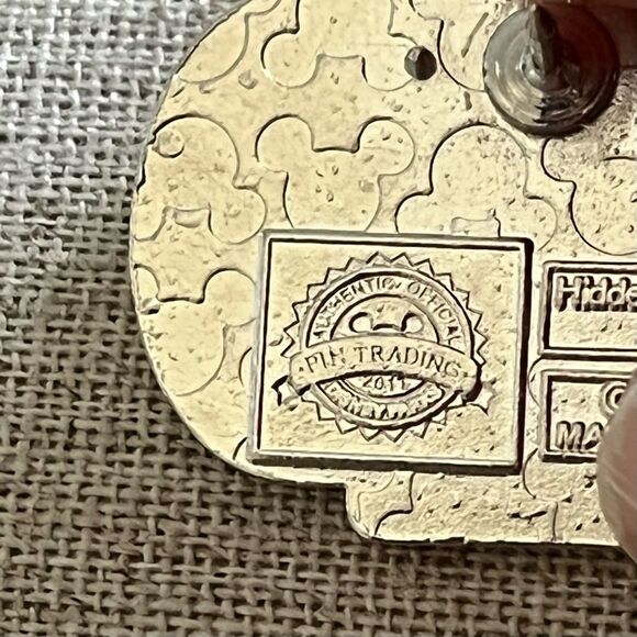 Disney Pin Goofy Coffee Mug Hidden Mickey Series - Picture 3 of 5